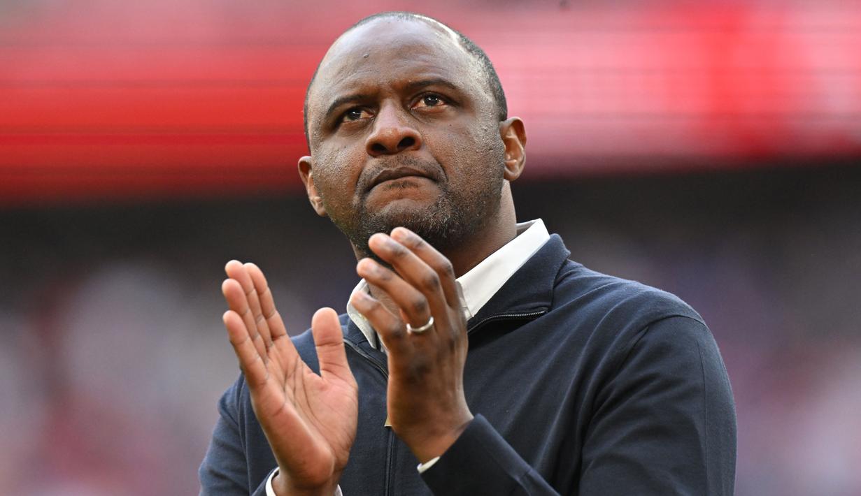 <p>Manajer Crystal Palace ini merupakan kapten legendaris Arsenal era Arsene Wenger. Selama menjadi pemain, Patrick Vieira mampu meraih 10 gelar di Arsenal, enam gelar di Inter Milan, juara Piala Dunia, Euro dan Piala Konfederasi bersama Timnas Prancis. (AFP/Glyn Kirk)</p>