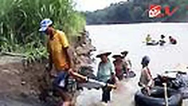 Lahar Dingin Mengancam, Warga Tetap Menambang