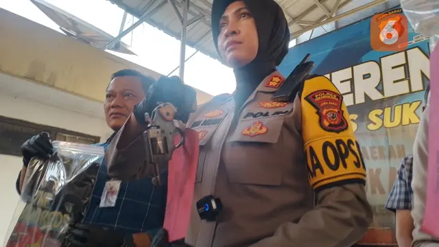Satreskrim Polres Sukabumi Kota saat mengamankan pelaku penembakan berikut barang bukti yang didapat dalam Kkasus tersebut (Liputan6.com/Fira Syahrin).