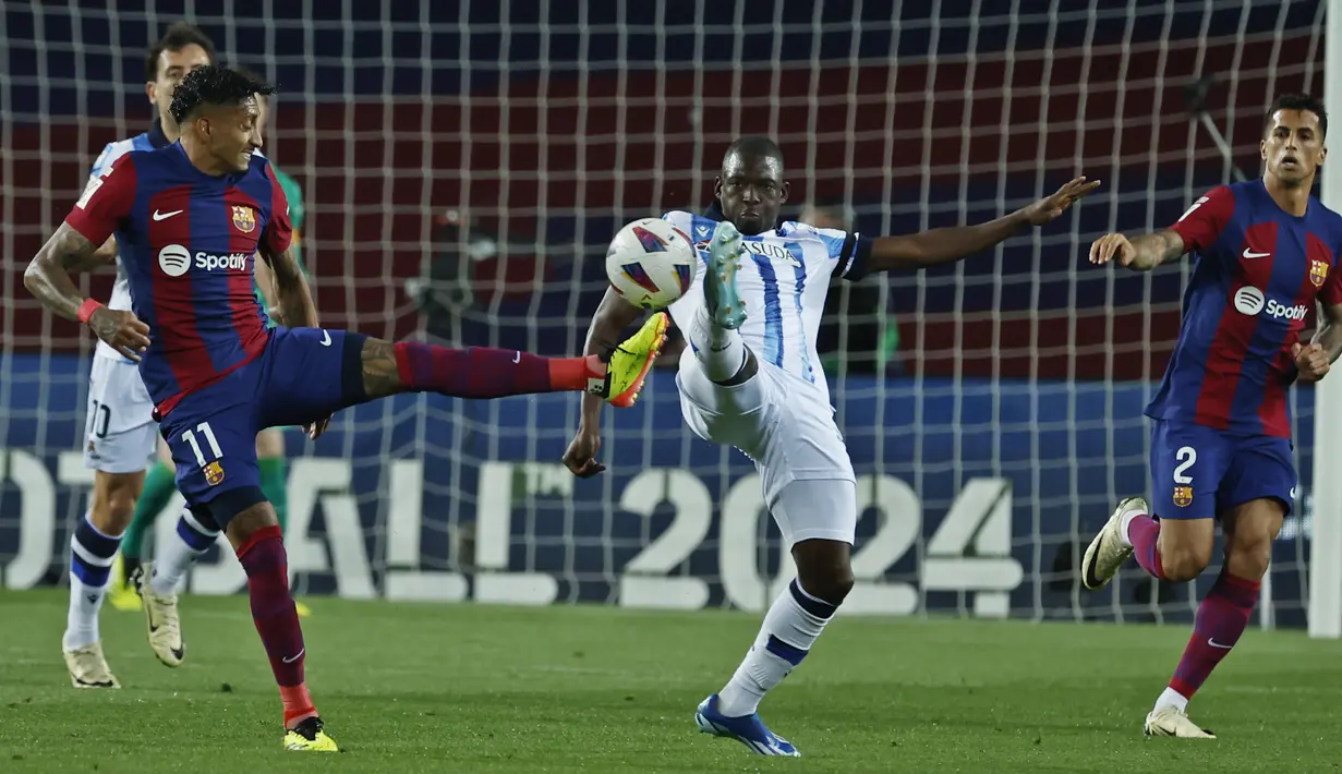 Berkat hasil ini, Barcelona berhak kembali ke peringkat kedua klasemen dengan poin 76, menggeser Girona. (AP Photo/Joan Monfort)