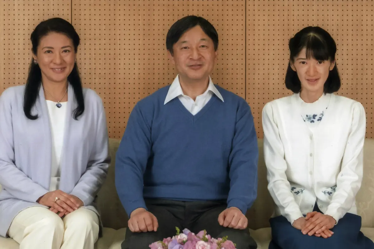 Pangeran Naruhito bersama dengan Putri Masako dan Putri Aiko dalam foto keluarga putra mahkota terbaru 