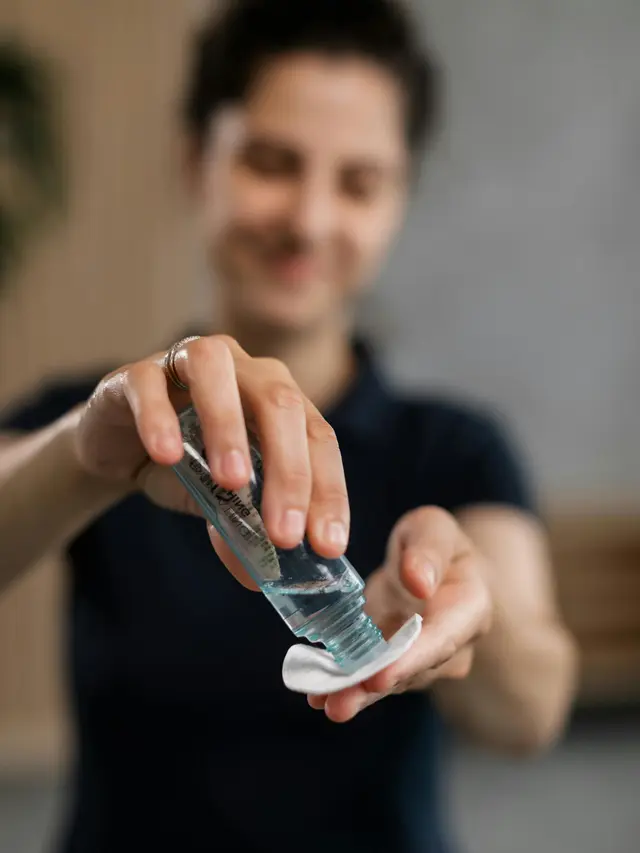 6 Langkah Perawatan Harian untuk Dapatkan Kulit Glowing Menurut Ahli