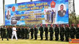 Citizen6, Tangerang: Serah terima jabatan bertempat di Lapangan Kodiklat TNI, Ampera Hankam, Serpong, Tangerang Selatan, Selasa (18/10). (Pengirim: Badarudin Bakri)