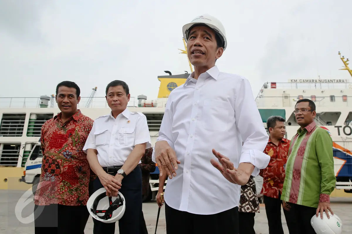 20151211-Presiden Sambut Kapal Pengangkut Ternak KM Camara Nusantara I