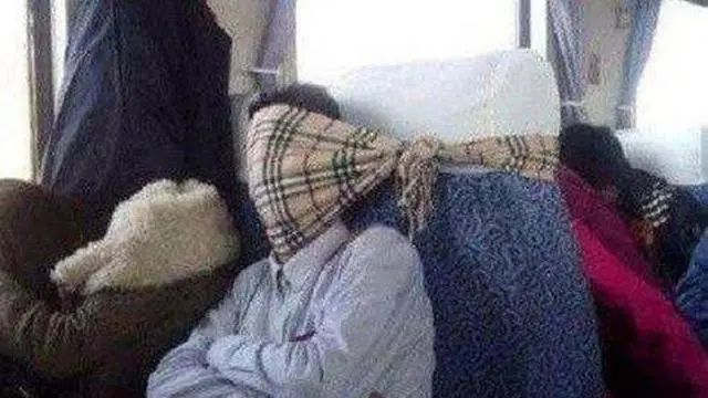 Akal-akalan Penumpang Bus untuk Mencegah Mabuk Perjalanan, Mau Coba? (ist)
