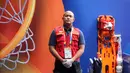 Bagas Rizky Badrani tergabung sebagai tim medis untuk pertandingan Piala Dunia FIBA 2023 di Indonesia Arena. Ia dan tim bertanggung jawab memberikan perawatan medis kepada pemain saat pertandingan. Bagas sendiri merupakan perawat IGD. (Bola.com/Bagaskara Lazuardi)