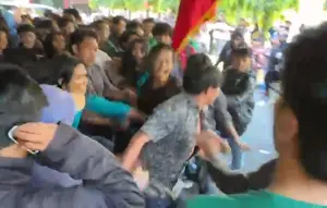 Demo BBM Ricuh, Staf Ketua DPRD Sulsel Adu Jotos dengan Demonstran
