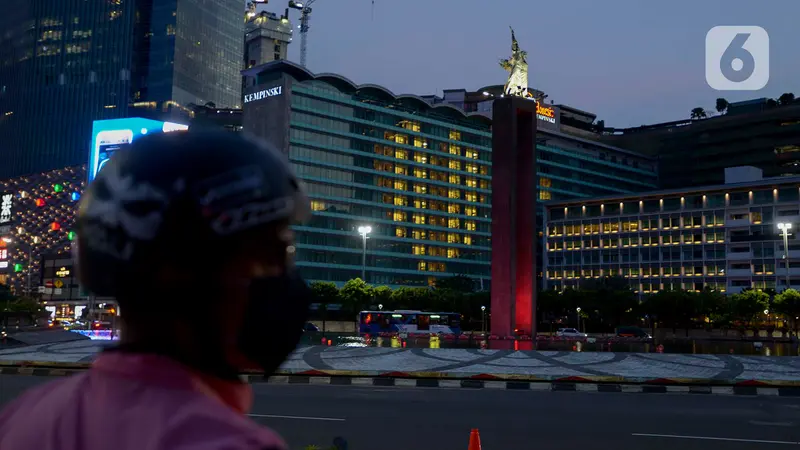 Dukung Tenaga Medis, Hotel Indonesia Kempinski Nyalakan Lampu Berbentuk Hati