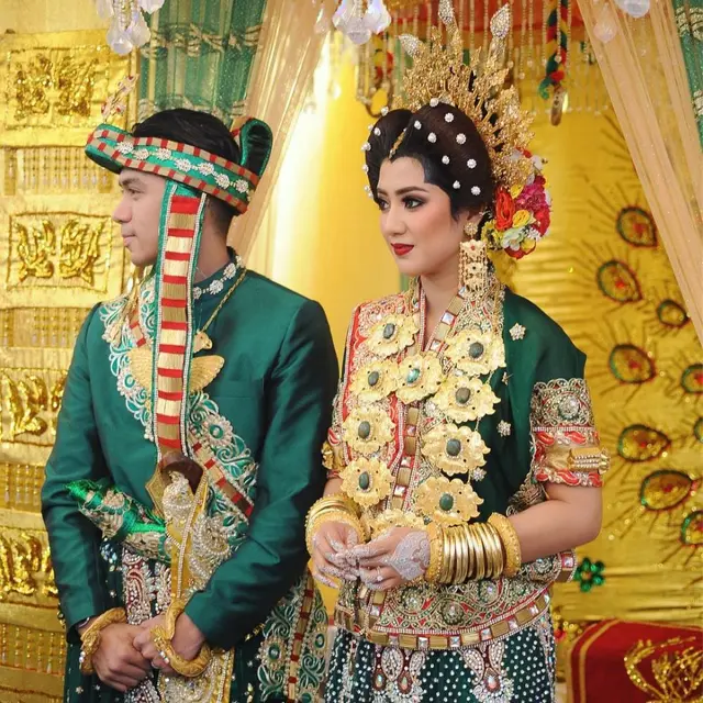 Selain Achmad Megantara, 7 Seleb Ini juga Menikah Pakai Adat Bugis