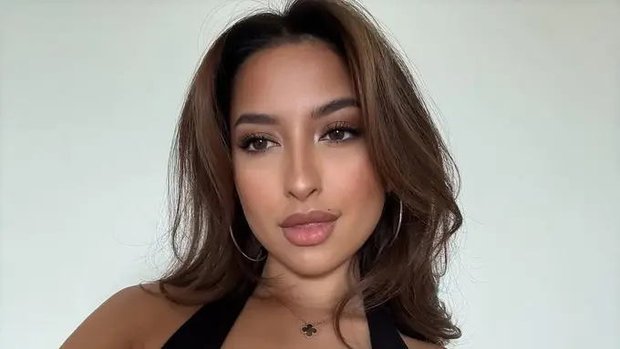 Pesona Kulit Tan Eksotis nan Memikat ala Jennifer Coppen dalam Balutan Soft Glam Look, Jadi Panutan Anak Muda