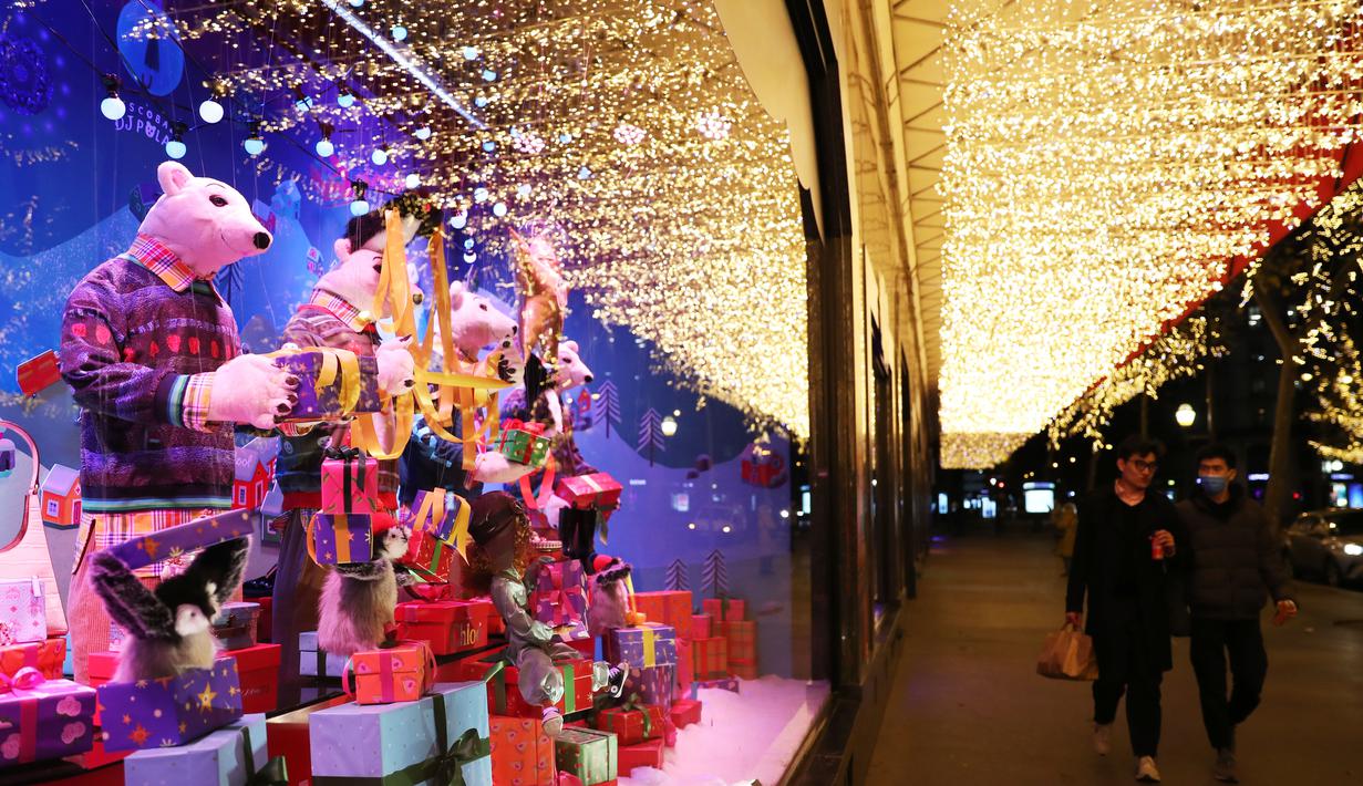 FOTO Dekorasi  Etalase Toko  Menyambut Natal  di  Prancis 