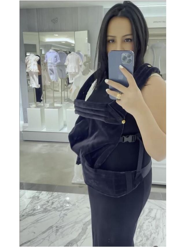 Sudah Gelar Gender Reveal, Ini 6 Potret Angel Pieters Umumkan Kehamilan Pertama