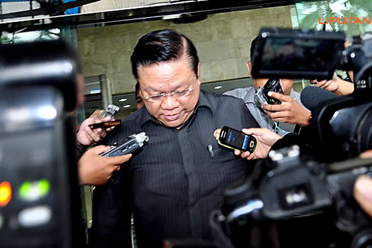 agung-laksono-130701b.jpg