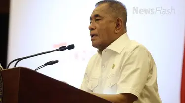 Menteri Pertahanan Ryamizard Ryacudu mengatakan, pencopotan Komandan Distrik Militer (Dandim) 06/03 Lebak, Letkol Czi Ubaidillah bukan karena dengan Front Pembela Islam (FPI)