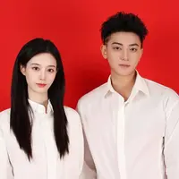 Setelah umumkan lamaran, Tao Eks EXO dan Xu Yiyang akhirnya membagikan potret buku nikah mereka. [@lt_xuyiyang].