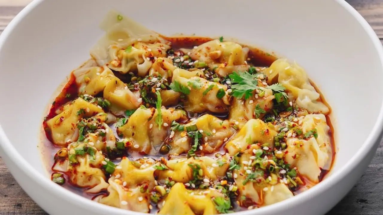 Resep Wonton Ayam Gurih Disiram Chili Oil Lezat