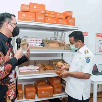 Diresmikan oleh Gubernur Sulawesi Selatan, Kampus UMKM Shopee Makassar merupakan bagian dari komitmen jangka panjang #ShopeeAdaUntukUMKM.