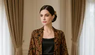 Padu Padan Baju Batik Berbagai Model Kekinian dan Bawahannya/AI