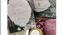 Selain kain brokat hingga parfum, terlihat juga ada gelas yang bertuliskan nama di dalam box bridesmaid Erina Gudono ini. Selain elegan, box bridesmaid finalis Dimas Diajeng tahun 2018 ini juga tampak mewah. Dampingi Erina Gudono di hari bahagianya, sederet sahabat wanita kelahiran 11 Desember 1996 itu siap menjadi bridesmaid di pernikahan Erina Gudono dan Kaesang. (Liputan6.com/IG/@erinagudono)