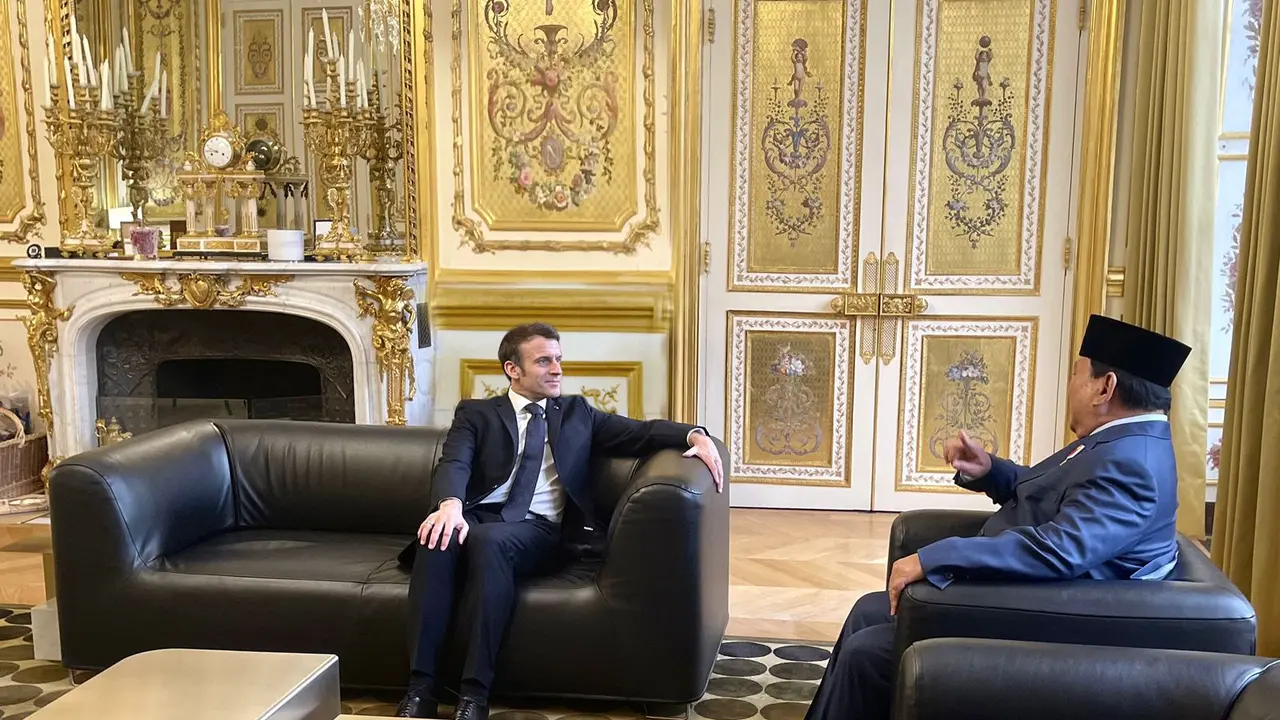 Menteri Pertahanan Republik Indonesia Prabowo Subianto memenuhi undangan pertemuan dengan Presiden Prancis Emmanuel Macron di Élysée Palace. (Dok Kemhan RI)