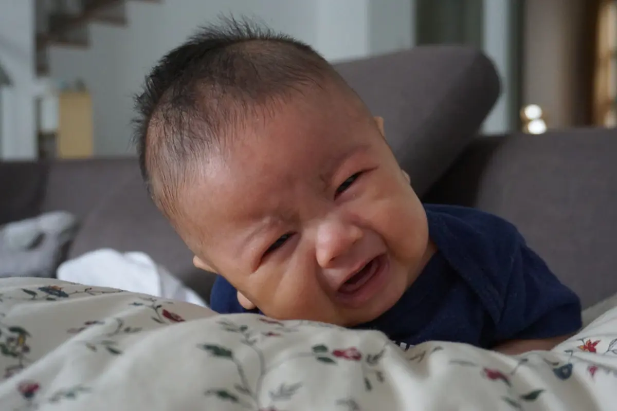 bayi menangis