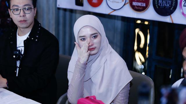 Inara Rusli lepas cadar