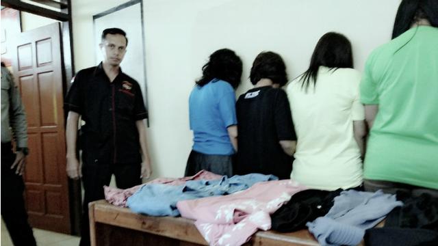 Gerombolan Emak-Emak Makassar, Bandit Spesialisasi Swalayan