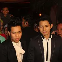 Tarra Budiman tak bisa tahan tangis mengantar Olga Syahputra ke peristirahatan terakhirnya