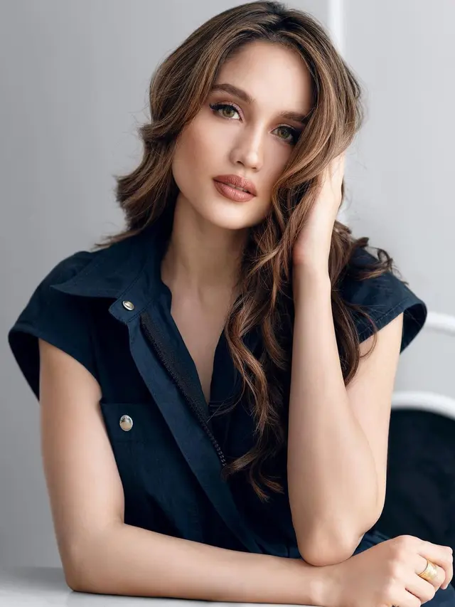 [Fimela] Cinta Laura