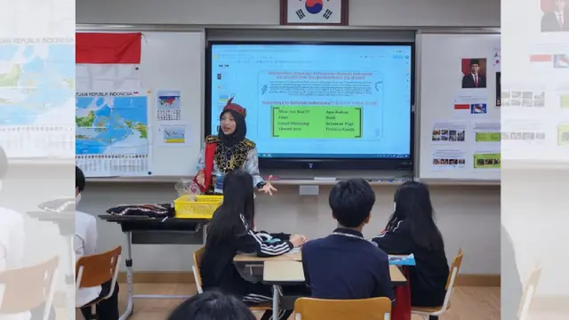 Potret Guru Indonesia Diundang Mengajar di SMP Korea Selatan Sekaligus Memperkenalkan Budaya Indonesia Menggunakan Bahasa Inggris. Para Siswa pun Mengaku Antusias dan Mengucapkan Terima Kasih (Sumber Foto : Gukje News)