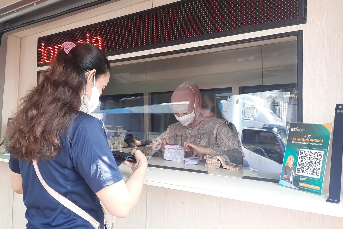 Penukaran Uang Baru Jelang Lebaran di Solo