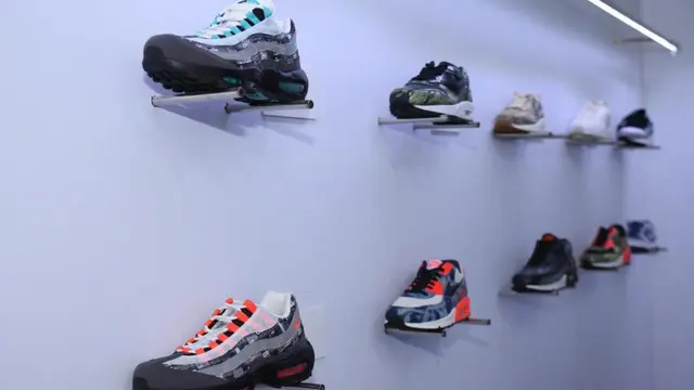 Sneakers