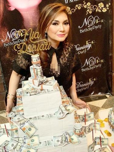 5 Seleb Usia 50 Tahun yang Rayakan Ulang Tahun Secara Meriah, Ada Kue Bentuk Dolar