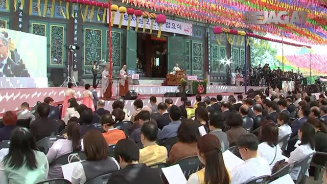 Jutaan warga Korea Selatan merayakan ulang tahun Buddha ke 2.561 yang diperingati setiap tanggal 3 Mei.
