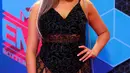 Bintang reality TV, Chloe Ferry menghadiri MTV Europe Music Awards 2016 di Ahoy Rotterdam, Belanda, Minggu (6/11). Artis 21 tahun ini seolah mengenakan setelan bikini hitam yang dihiasi dengan bordiran dari sifon tipis. ( REUTERS/Michael Kooren)