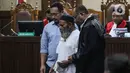 Jaksa Komisi Pemberantasan Korupsi (KPK) menuntut terdakwa Gubernur nonaktif Papua Lukas Enembe dengan hukuman 10 tahun dan 6 bulan kurungan penjara. (Liputan6.com/Angga Yuniar)