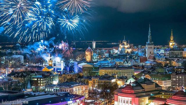 Perayaan tahun baru 2020 di Tallinn, Estonia. (dok. Instagram @visitestonia/https://www.instagram.com/p/B6wQmlfH0VB//Adhita Diansyavira)