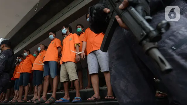FOTO: 24 Preman Diciduk dalam Kasus Pungli di Tanjung Priok