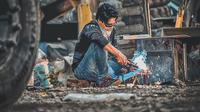 Ilustrasi Tekun, Kerja Keras (Photo by Raghav bhadoriya from Pexels)