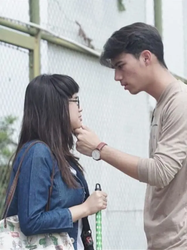 Main Mini Seri Bareng, Ini 6 Keakraban Syifa Hadju dan Jeff Smith