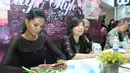 Dewan juri menilai para kontestan pada ajang Plangi Model Hunt 2019 di Plaza Semanggi, Jakarta, Minggu (25/11). Selama proses penjurian, para kontestan mengikuti sesi pemotretan dan pembekalan. (Merdeka.com/Arie Basuki)