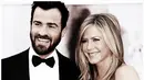 Jennifer Aniston dan Justin Theroux yang kerap pamer kemesraan, kini dilanda masalah. Keduanya disiarkan bertengkar lantaran kecemburuan dari masing-masing pihak. (AFP/Bintang.com)