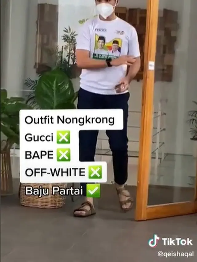 pemuda nongkrong pakai baju partai