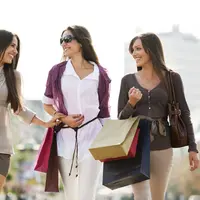 Ilustrasi belanja barang preloved. (bornrealist.com)