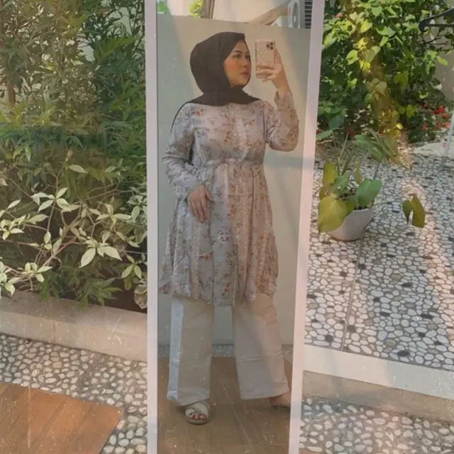 Beda Gaya 6 Artis Saat Mirror Selfie, Cantik Memesona