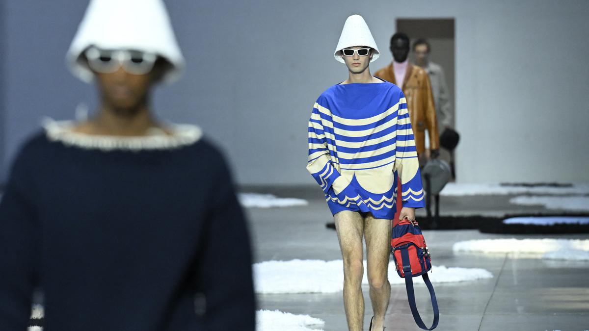 Prada Rilis Koleksi Made in India Usai Skandal Jiplak Sandal Kulit Tradisional