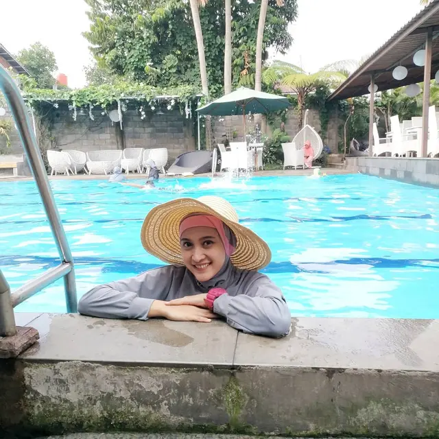 6 Potret Terbaru Meyda Sefira, Pemeran Husna Dalam Film Ketika Cinta Bertasbih