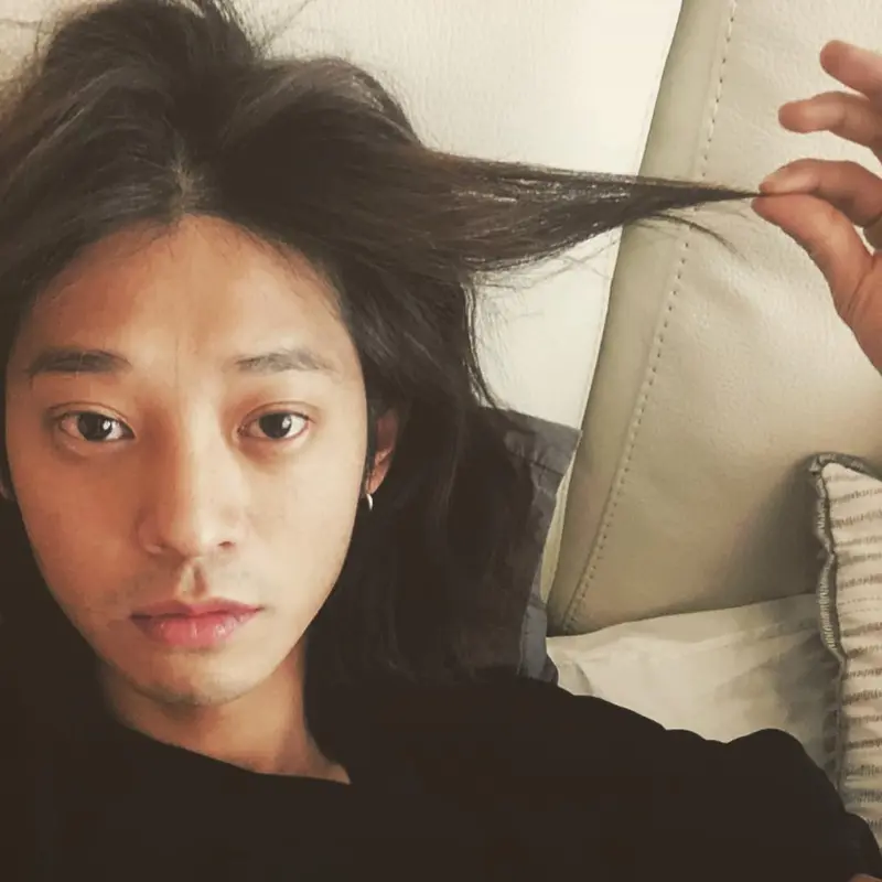 Jung Joon Young (Instagram/ sun4finger)