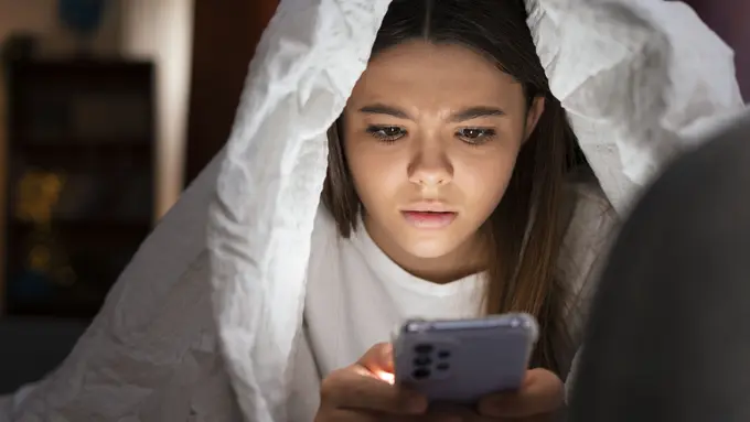 Fenomena hidup di dunia digital yang sering dirasakan kalangan muda