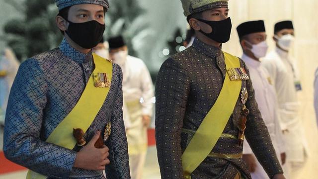 7 Potret Pangeran Abdul Mateen di Royal Wedding Sang Kakak, Curi Perhatian